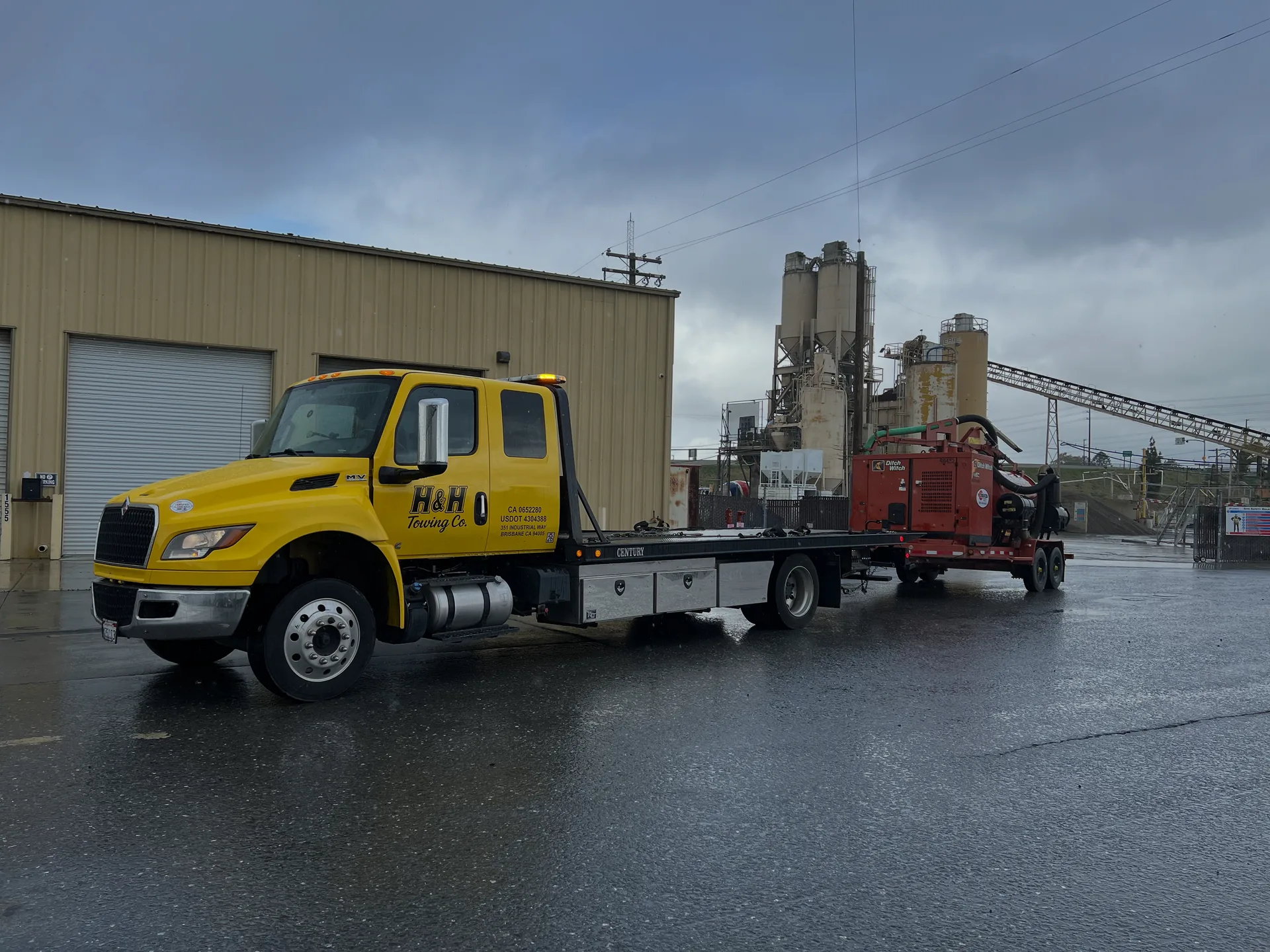 Redwood City towing service coverage
